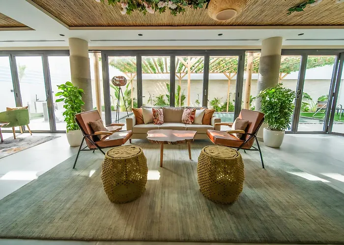Nas House Private Villas